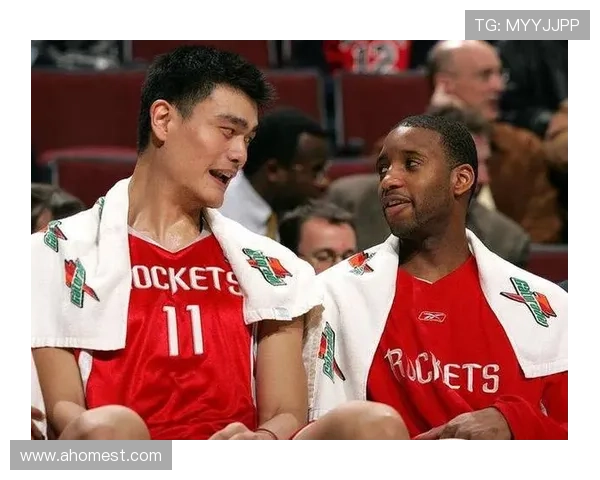 巴蒂尔与姚明重逢再续昔日情谊共同回忆NBA辉煌岁月 巴蒂尔与姚明重逢再续昔日情谊共同回忆NBA辉煌岁月