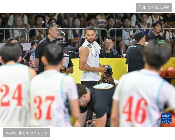 库里在重庆训练营分享篮球理念全球篮球水平提升的喜悦与期待 库里在重庆训练营分享篮球理念全球篮球水平提升的喜悦与期待